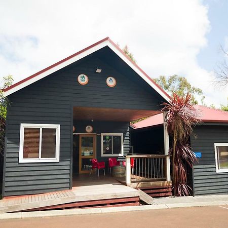 Margaret River Backpackers Yha Hostel ภายนอก รูปภาพ