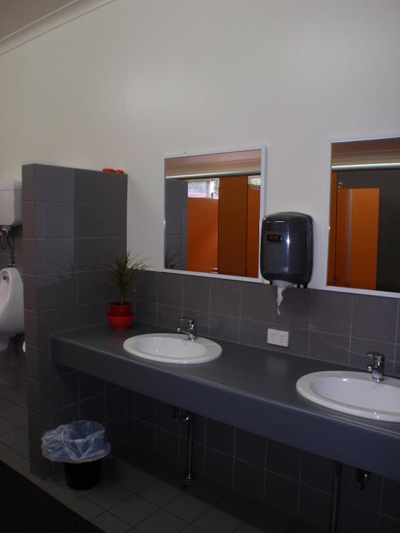 Margaret River Backpackers Yha Hostel ภายนอก รูปภาพ